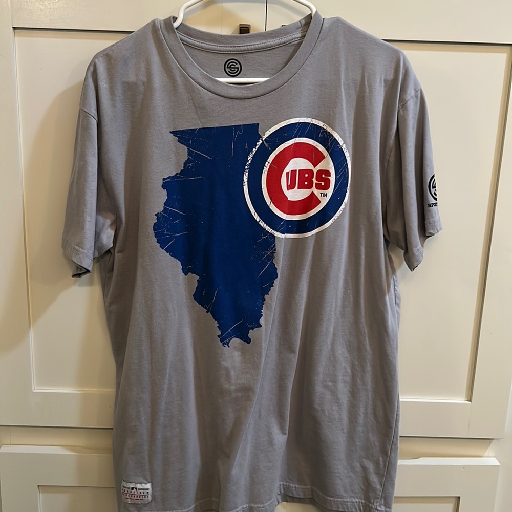 Men’s XL grey cubs shirt